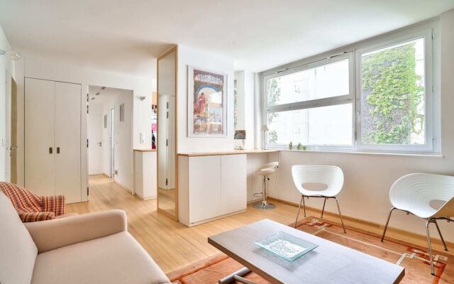 Charming 3 Room Apartment - Paris