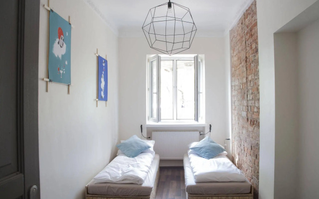 Lull Hostel