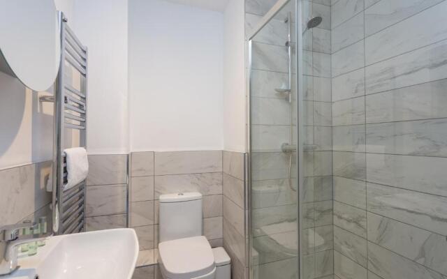Aura Retreat with Free Parking