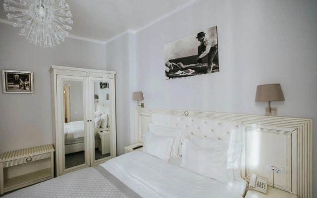 Cherie Hotel Boutique & Restaurant