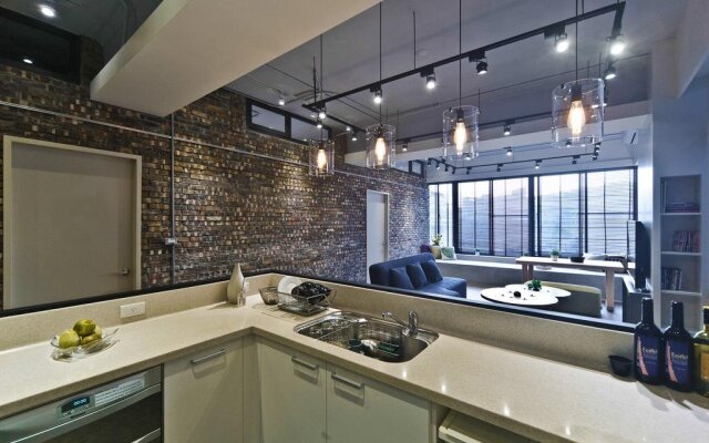 Comma Hostel