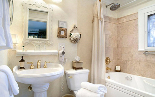 Abbington Green Bed & Breakfast Inn