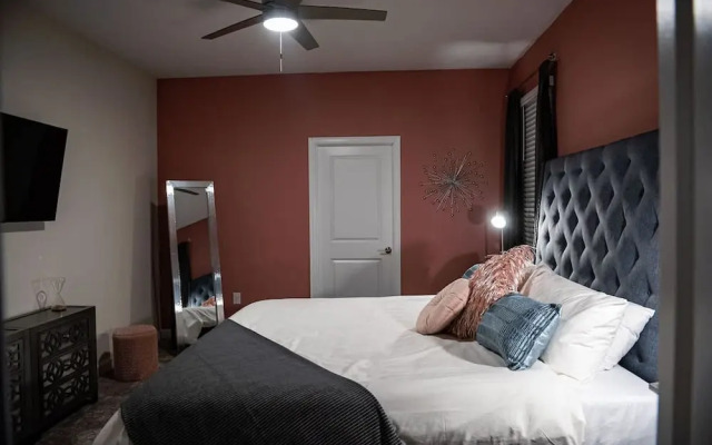 Luxury fun 9BR Near Disney Villa