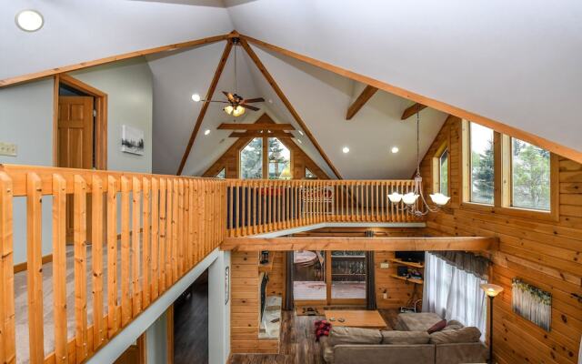 McKenzie's Cabin 2 Bedroom House