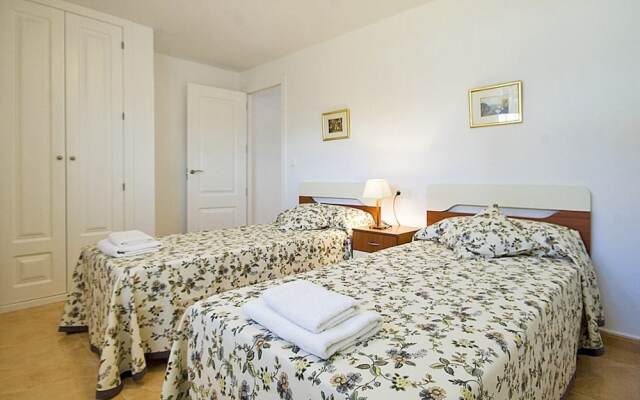 Villa - 6 Bedrooms with Pool and WiFi - 105005