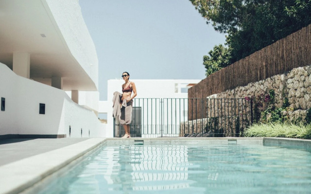Cala Lanuza Suites