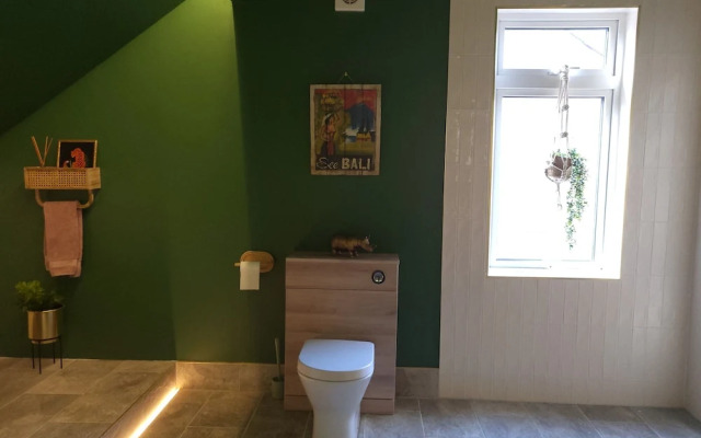 Remarkable 4-bed House in Sheffield