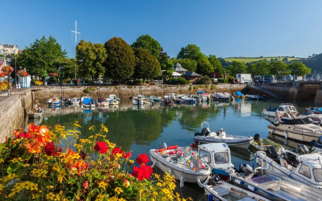 41 Dart Marina