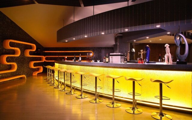 Mercure Suzhou Park Hotel and Suites