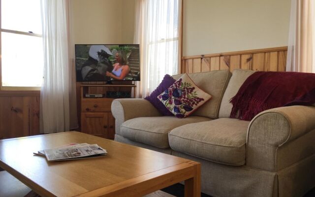 Stanley Cottages & Apartments