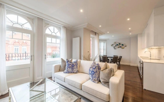 Light and Airy Central Three Bed Flat