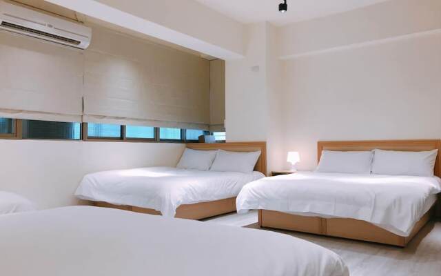 Taipei Apt.4 MRT Ximen Station Suite