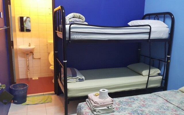 CH Merlin Inn Hostel
