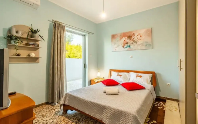 Avia Seaview Getaway - Konstantina s Hidden Haven