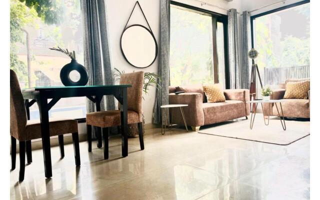 Bluo 3Bhk - Dlf Galleria - Bathtub, Balcony