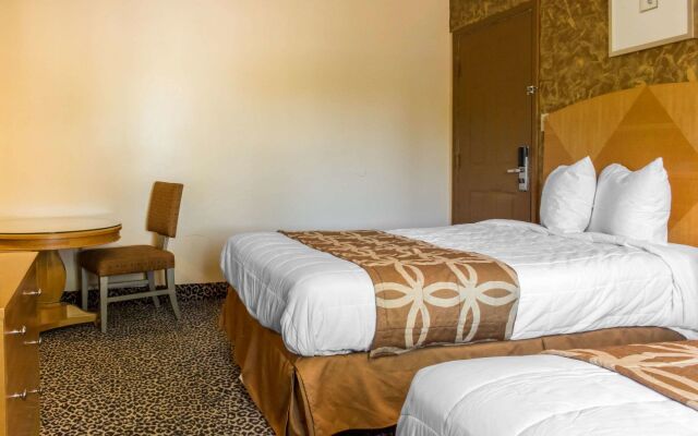 Delux Inn & Suites