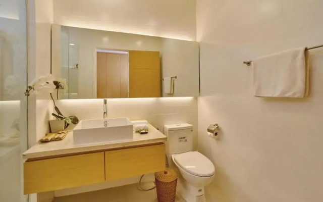 The Point Villas Resort by Danatrip