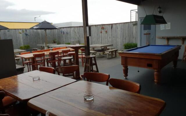 Horse and Jockey Inn