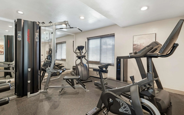 Best Western Plus Newport Mesa Inn