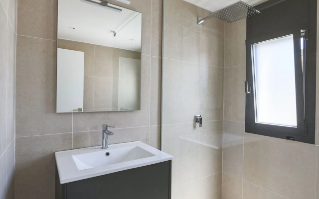 Elegant Villa in Roses With Private Swimming Pool