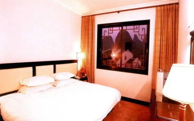 Regency Holiday Hotel