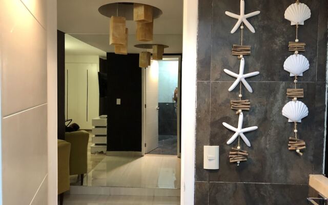 Lovely Luxury Home Near the Beach, 10 ppl