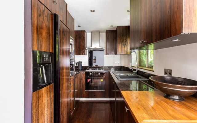 Quiet Kensington Mews House