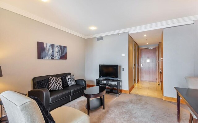 QV Spacious City Apartment - 737