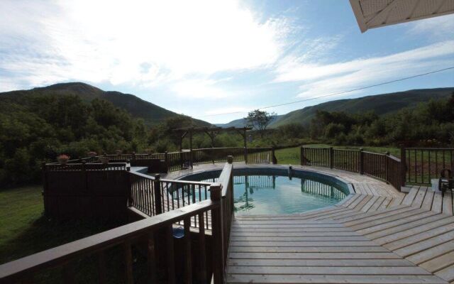 Highland Breeze Accommodations