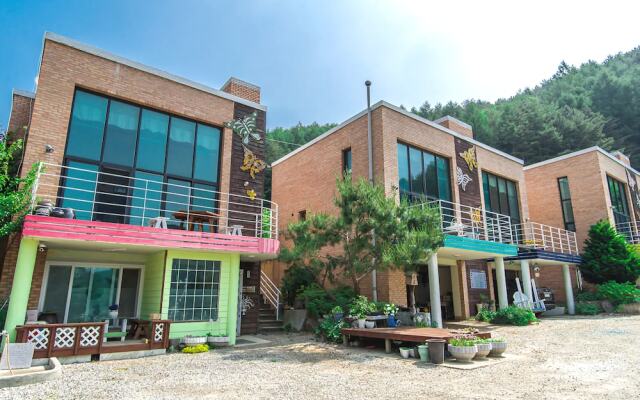 Sunny Junny Pension