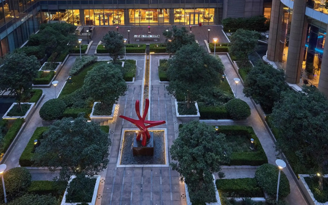 Sheraton Grand Shanghai Pudong Hotel & Residences
