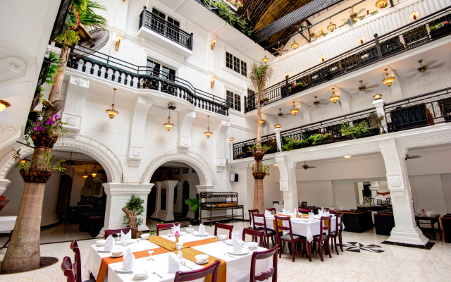 Le Hotel Hotel