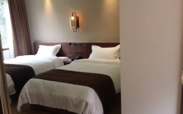 Yangshuo Big Banyan Tree James Joyce Coffetel – Guest Rooms – Guilin