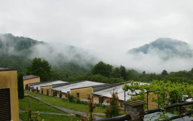 West Wood ApartHotel