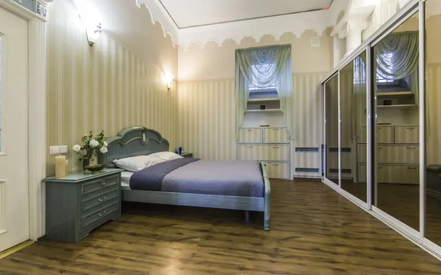 Stylish Apartment Close ot the Opera