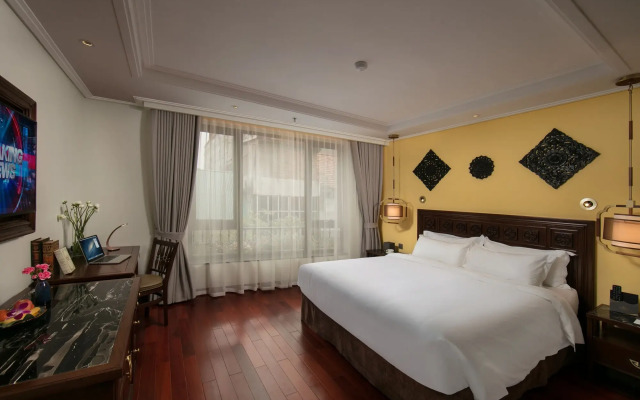 Lucien Hanoi Lakeside Hotel & Rooftop