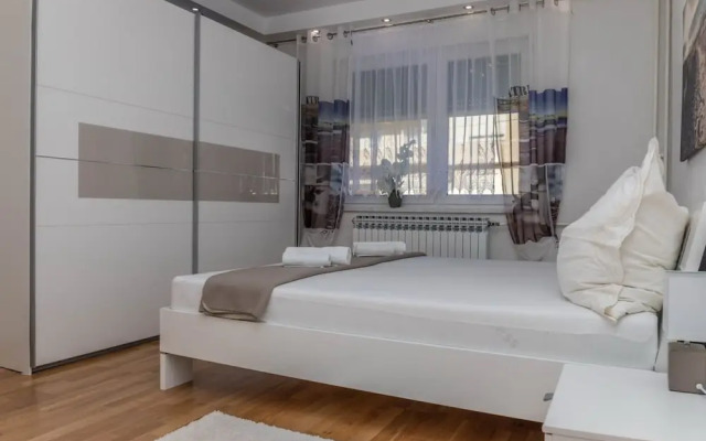 Spacious Novi Vinodolski Apartments With Terrace and Shared Pool