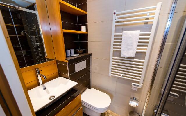 Les Balcons du Savoy