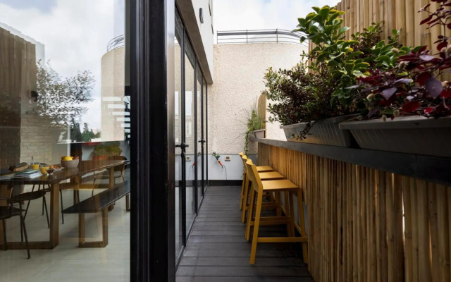 Fall In Love by HolyGuest