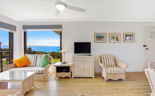 Promenade, Unit 12/ 8 Intrepid Close