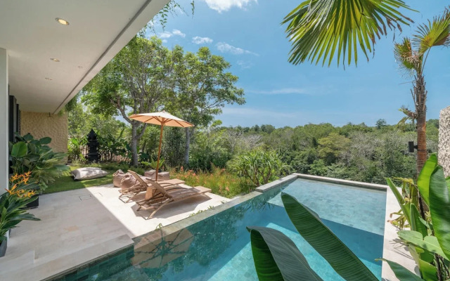 The Luminous Villa Uluwatu