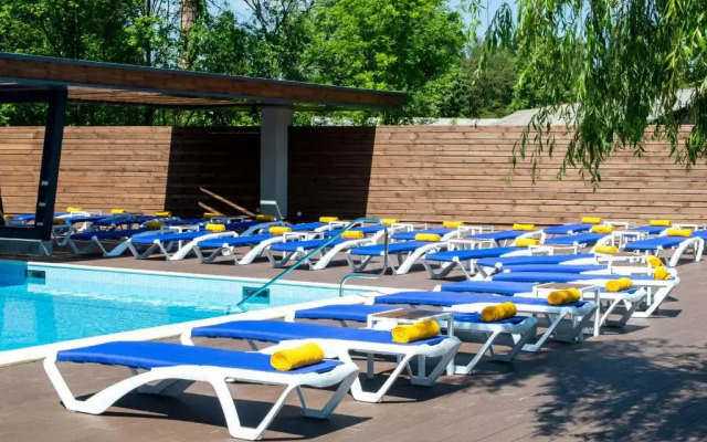 Гостинично-ресторанный комплекс с пляжем RiverSide