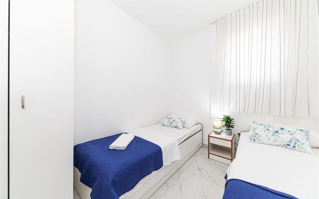 Bozo - 100m to the sea - A4