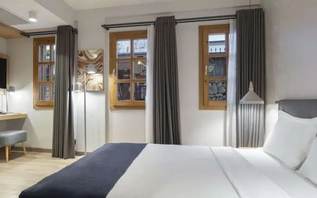 Mellow Blue Hotel