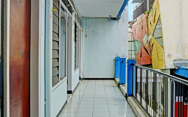 SPOT ON 1711 Serayu Sumbersari Residence