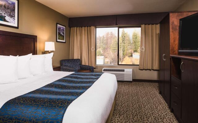 The Pine Lodge on Whitefish River