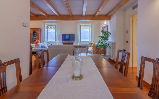 Easy Welcome Aglaia Luxury Lake View Apartment