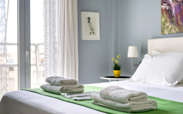 Snug apartment in Αθήνα with veranda