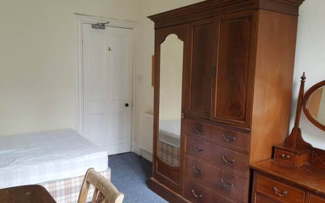 3 Bedroom City Flat in Edinburgh