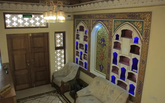 OLD HOUSE Hotel